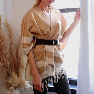 Curateur Walter Baker Verushka Acrylic Knit Poncho Sweater - One Size New